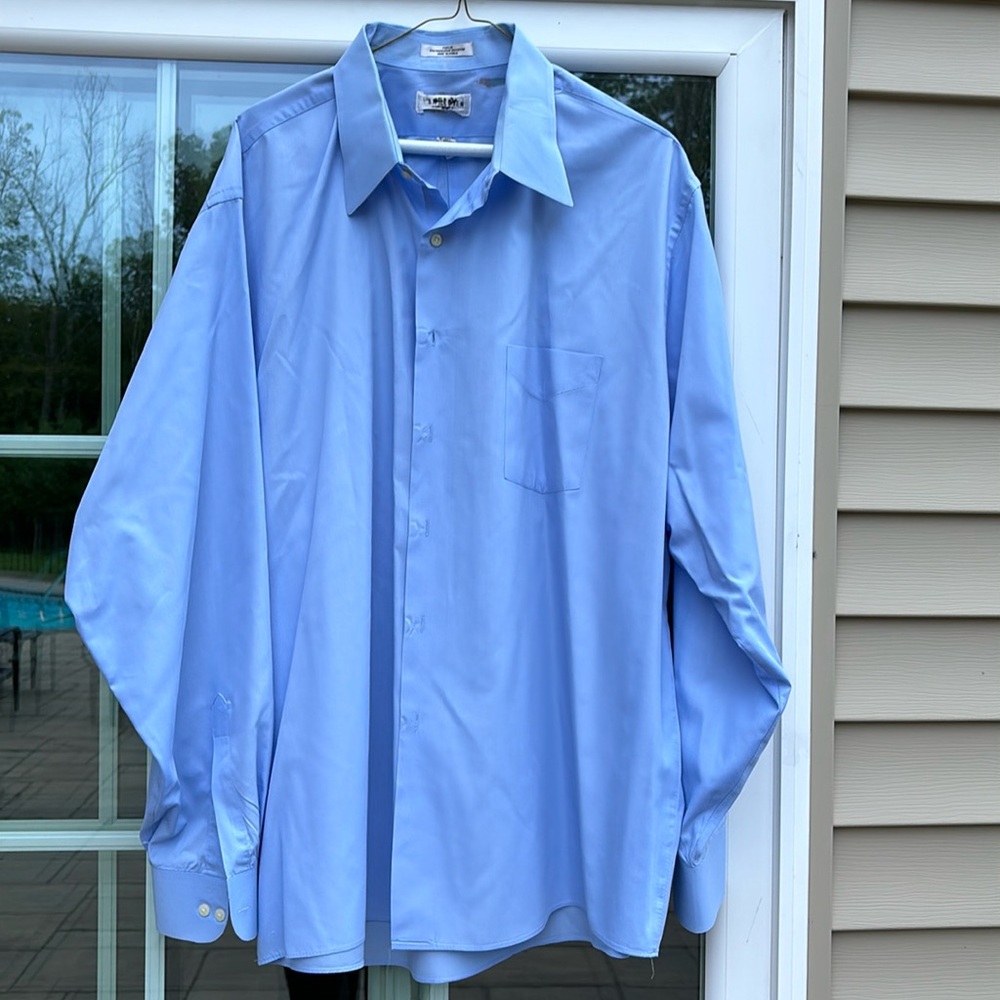 VAN HEUSEN MEN BUTTON DOWN SHIRT